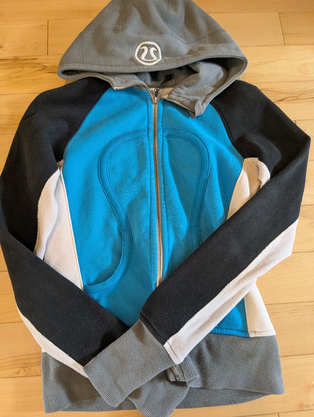 Lululemon Scuba Blue & Gray Zip Hoodie